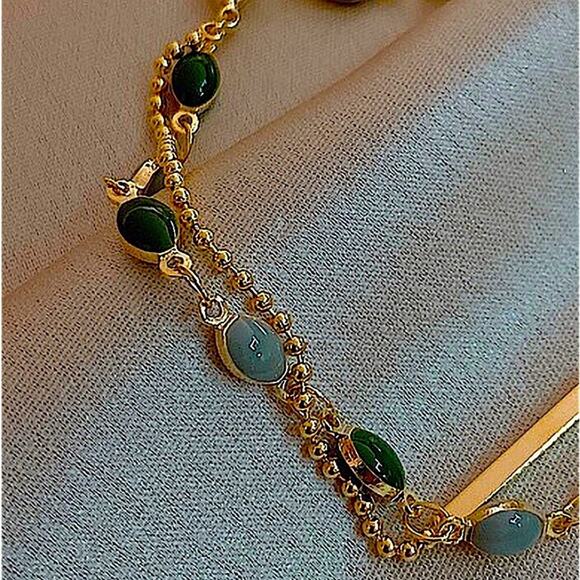 Emerald Beaded Gold Plated Chain Link Minimalist Bracelet - Picture 5 of 9